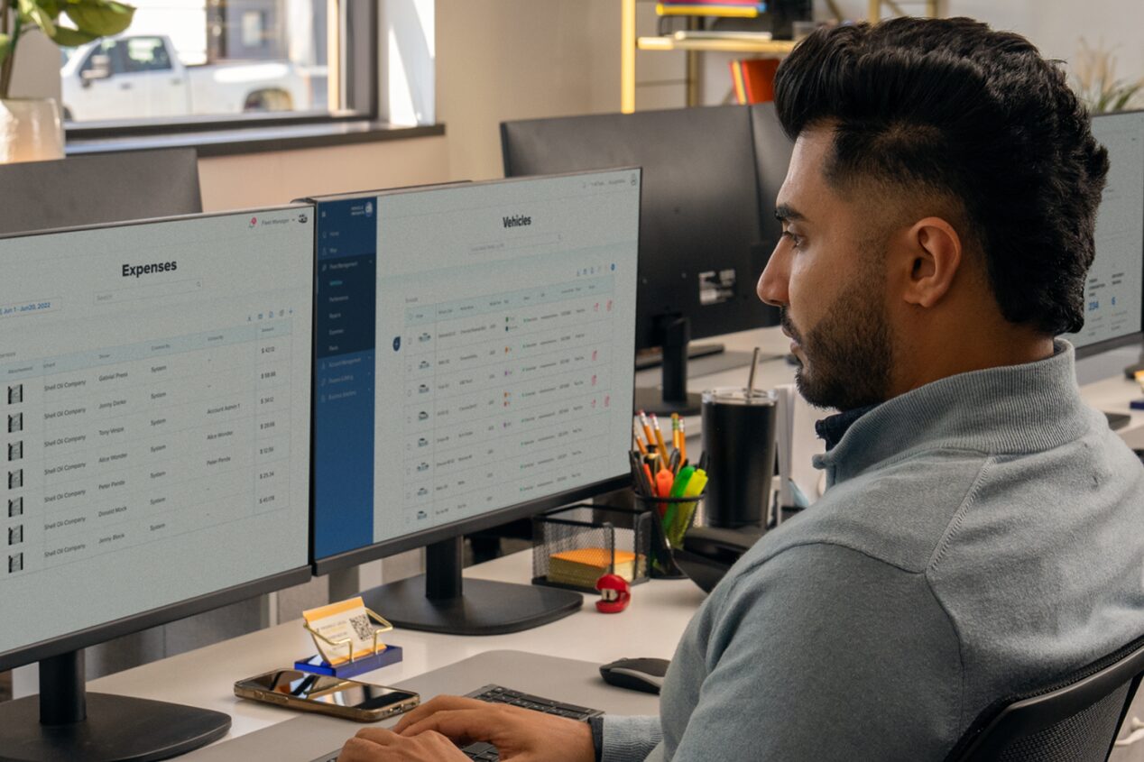 An office worker accessing OnStar telematics.