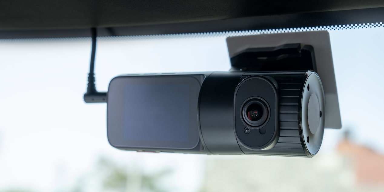 A closeup of an OnStar Dual Cam