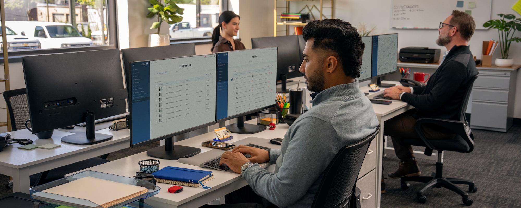 Office workers using GM One Fleet